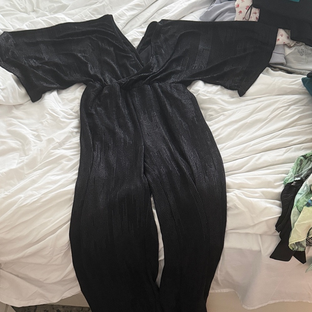 Chic Black Wide-Leg Jumpsuit
